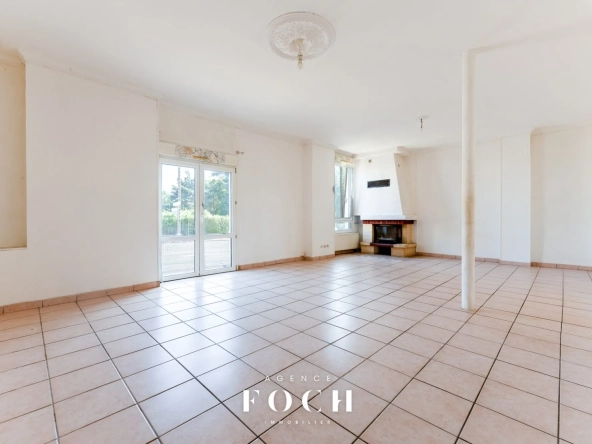 Superbe appartement avec jardin, terrasse et garage à Écrouves