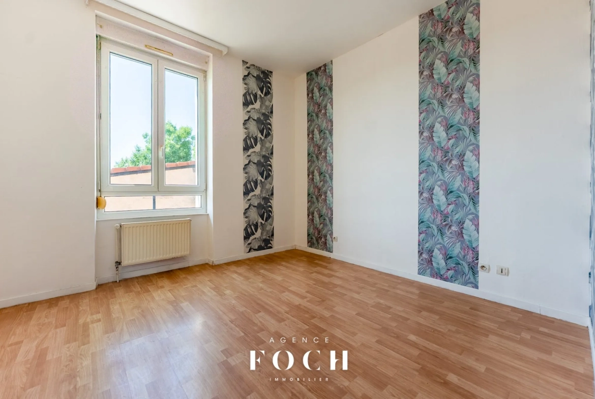 Superbe appartement avec jardin, terrasse et garage à Écrouves 