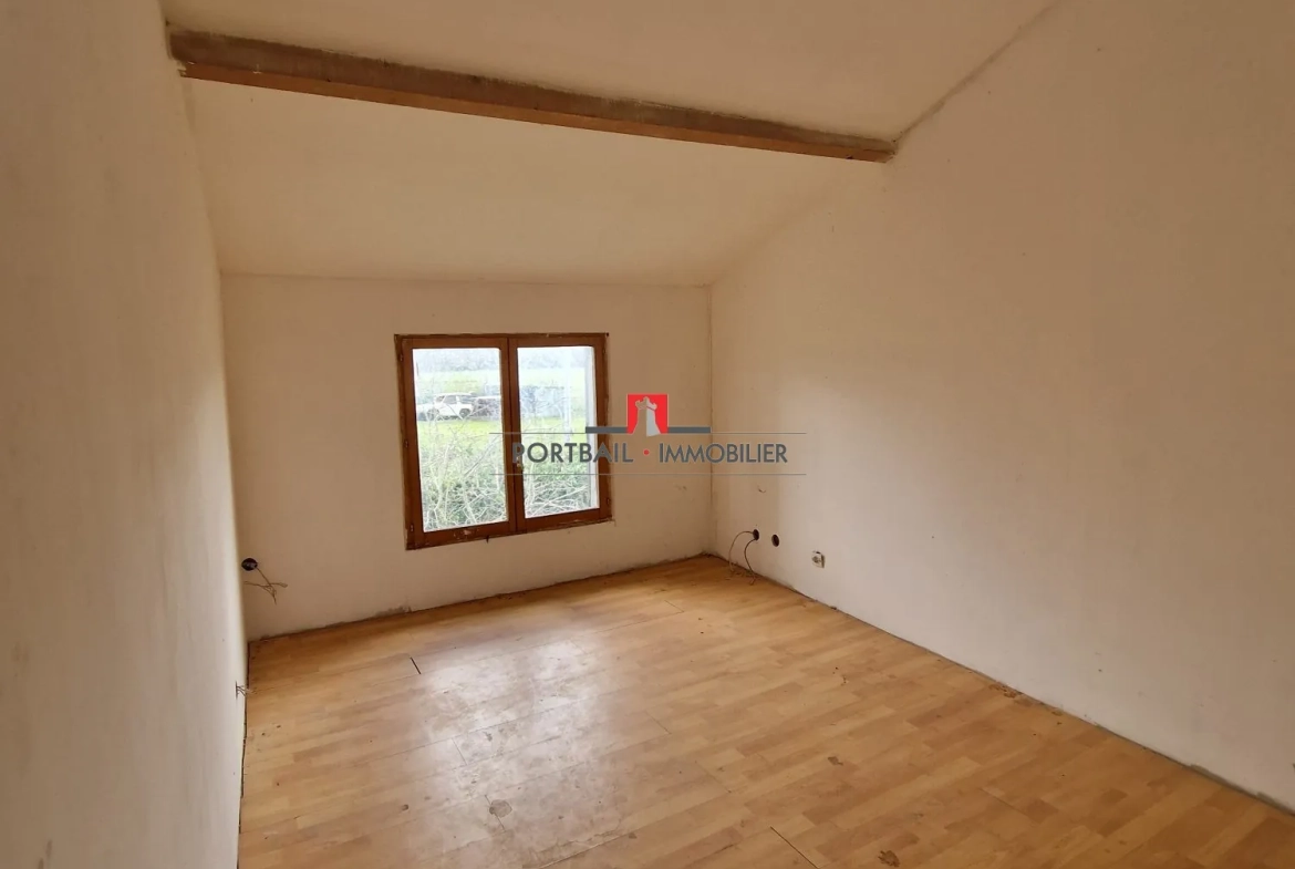 Maison à rénover à 5 min de l'A10 avec grand jardin et grange, idéal potentiel d'aménagement 
