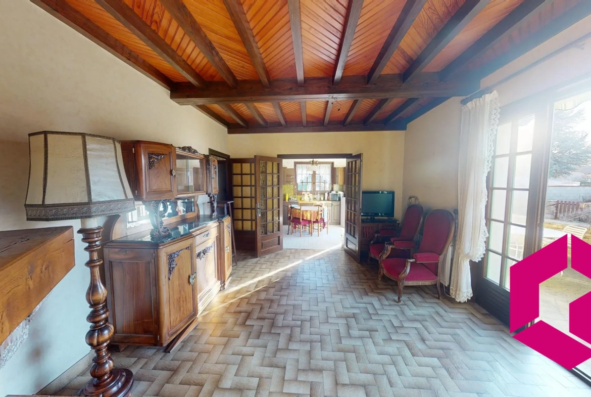 Maison à vendre au centre de Luriecq avec terrain et dépendance 