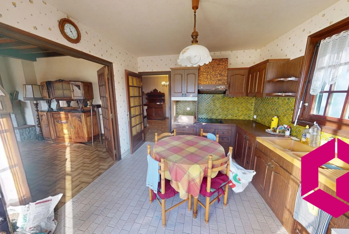 Maison à vendre au centre de Luriecq avec terrain et dépendance 