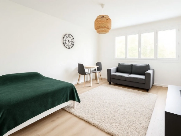 Studio lumineux et rénové à Cholet pour investisseur avec locataire en place