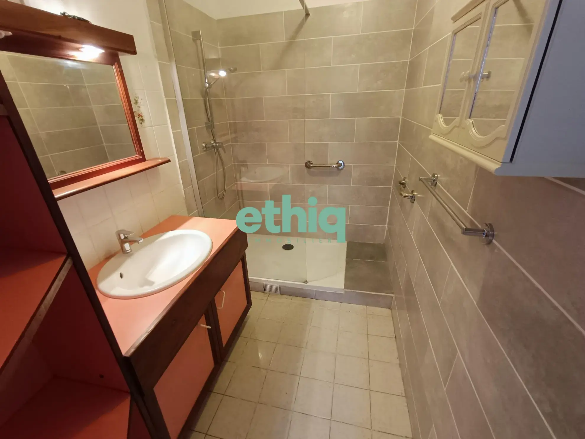Appartement T3 à vendre à Pointe-à-Pitre, proche du CHU, avec terrasse et balcon 