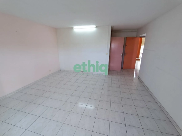 Appartement T3 à vendre à Pointe-à-Pitre, proche du CHU, avec terrasse et balcon