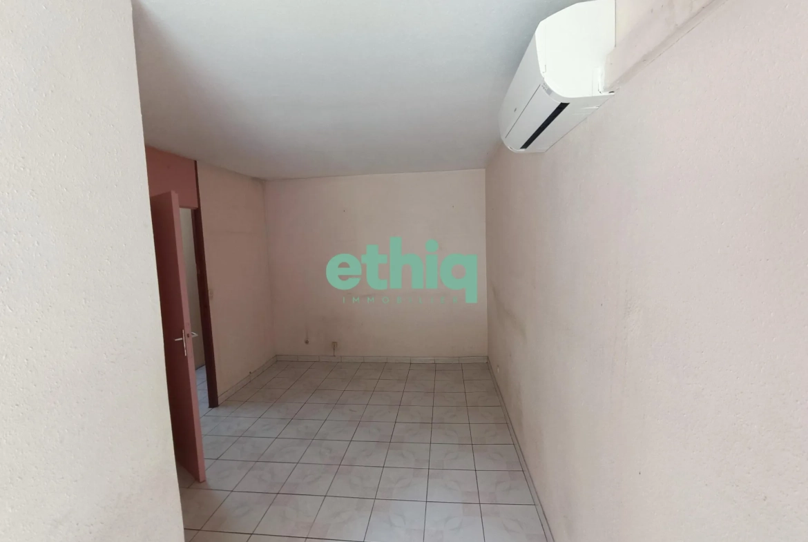 Appartement T3 à vendre à Pointe-à-Pitre, proche du CHU, avec terrasse et balcon 