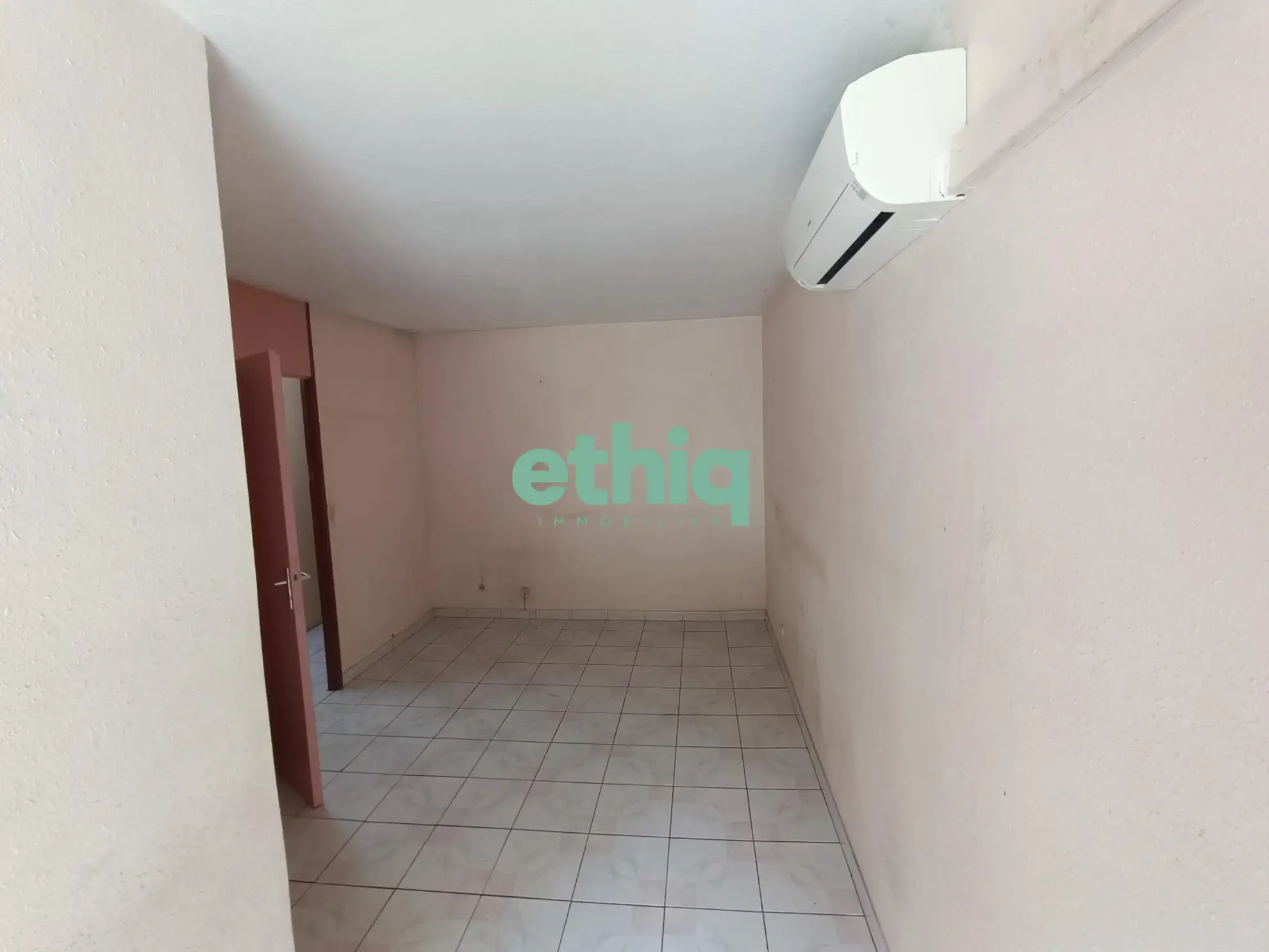Appartement T3 à vendre à Pointe-à-Pitre, proche du CHU, avec terrasse et balcon 