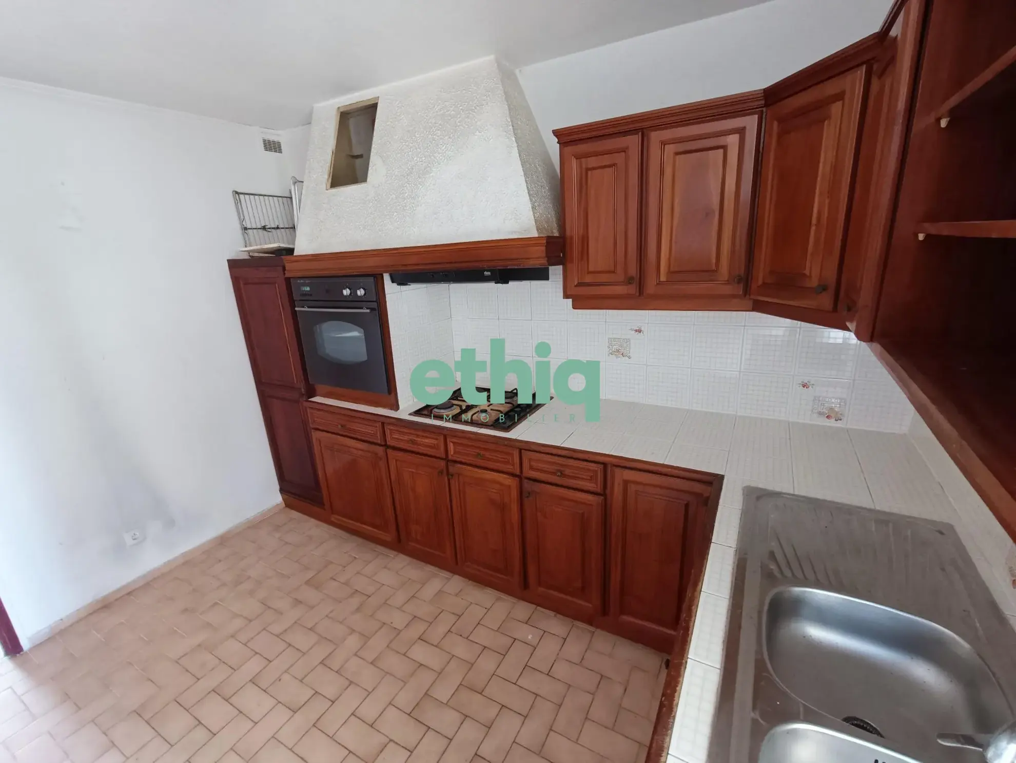 Appartement T3 à vendre à Pointe-à-Pitre, proche du CHU, avec terrasse et balcon 
