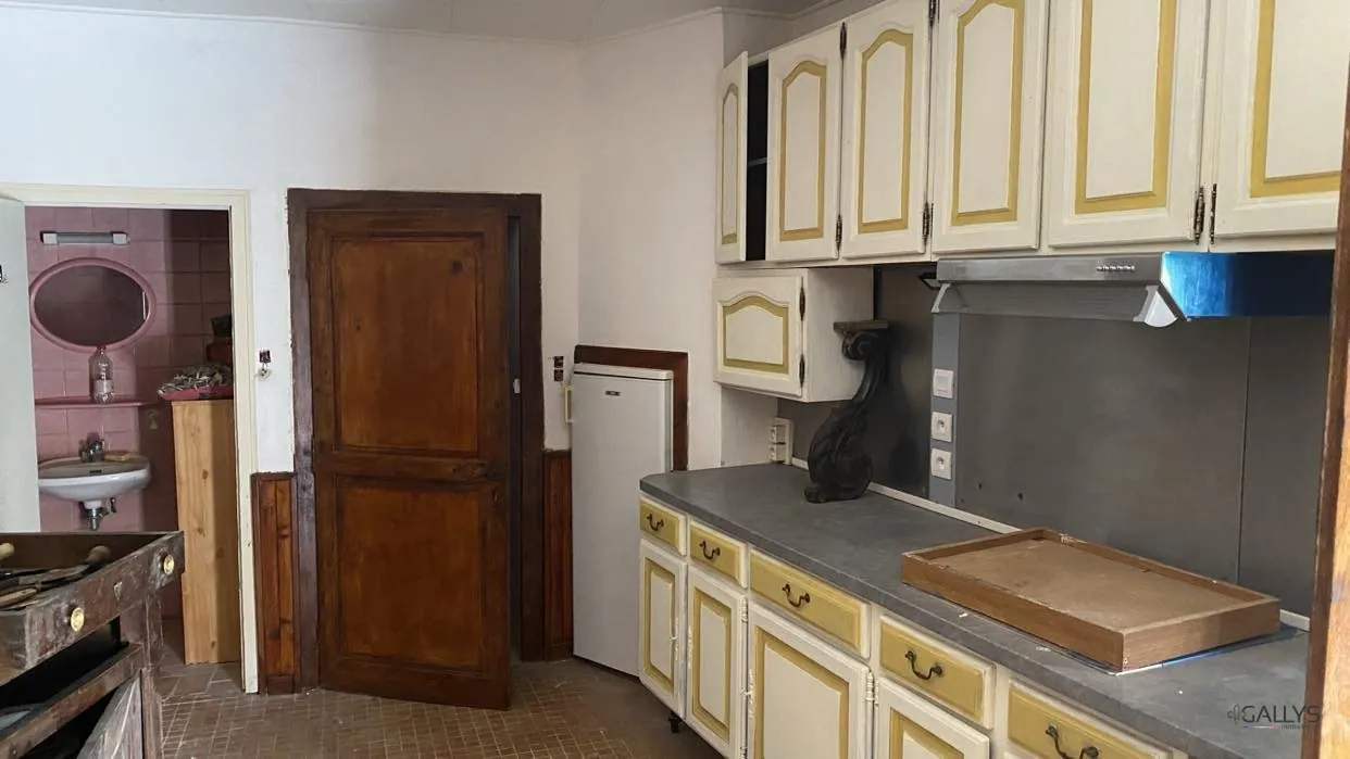 Maison à rénover de 120 m² à Ugny-sur-Meuse - Opportunité d'investissement 