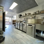 Local commercial rénové de 48 m² à Saint-Cyprien avec espace logement