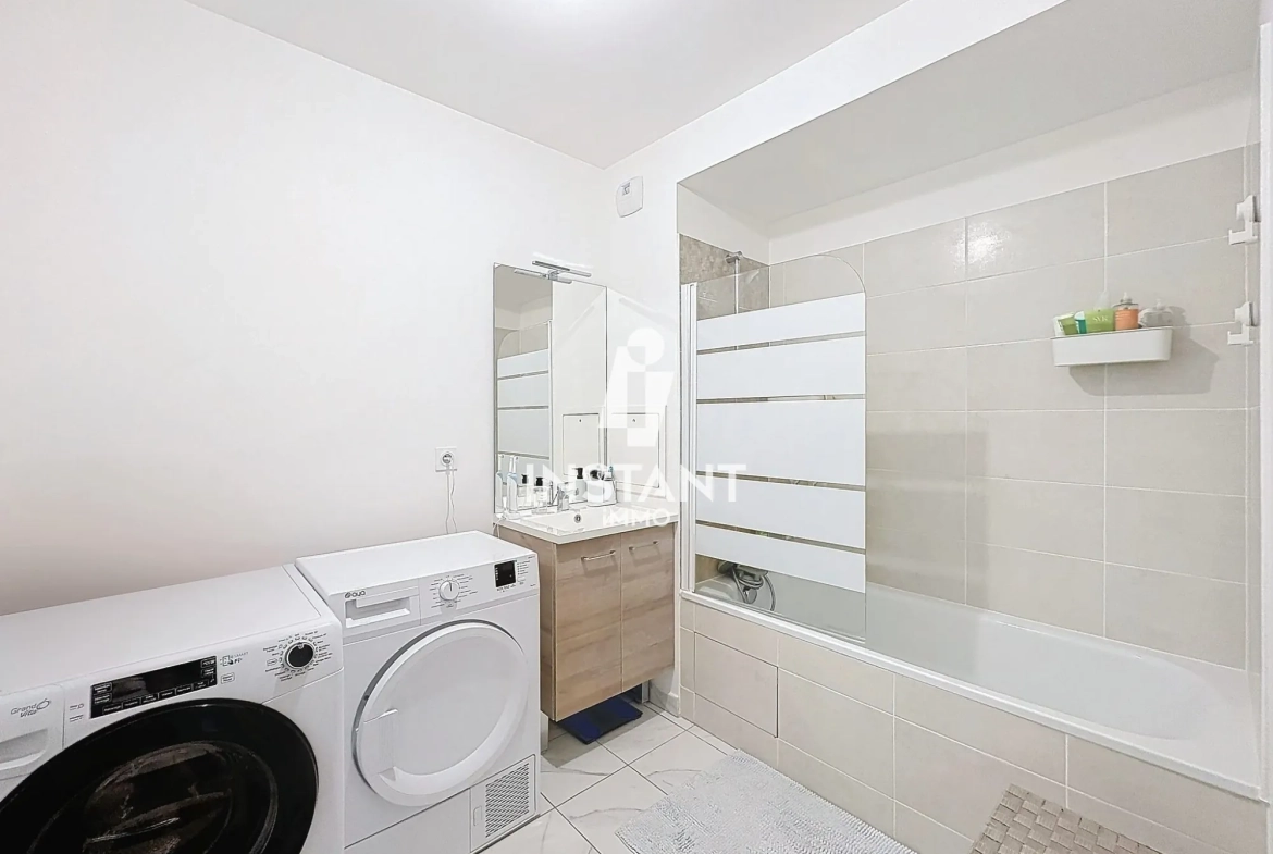 Appartement 3 pièces récent avec parking en centre-ville de Le Blanc-Mesnil 