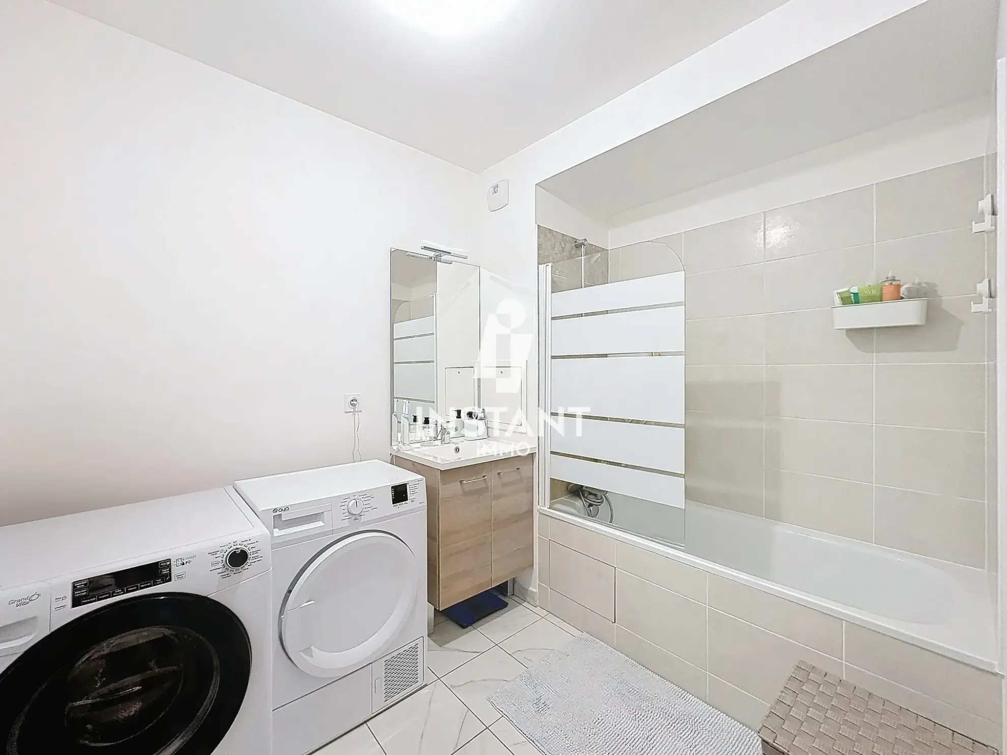 Appartement 3 pièces récent avec parking en centre-ville de Le Blanc-Mesnil 