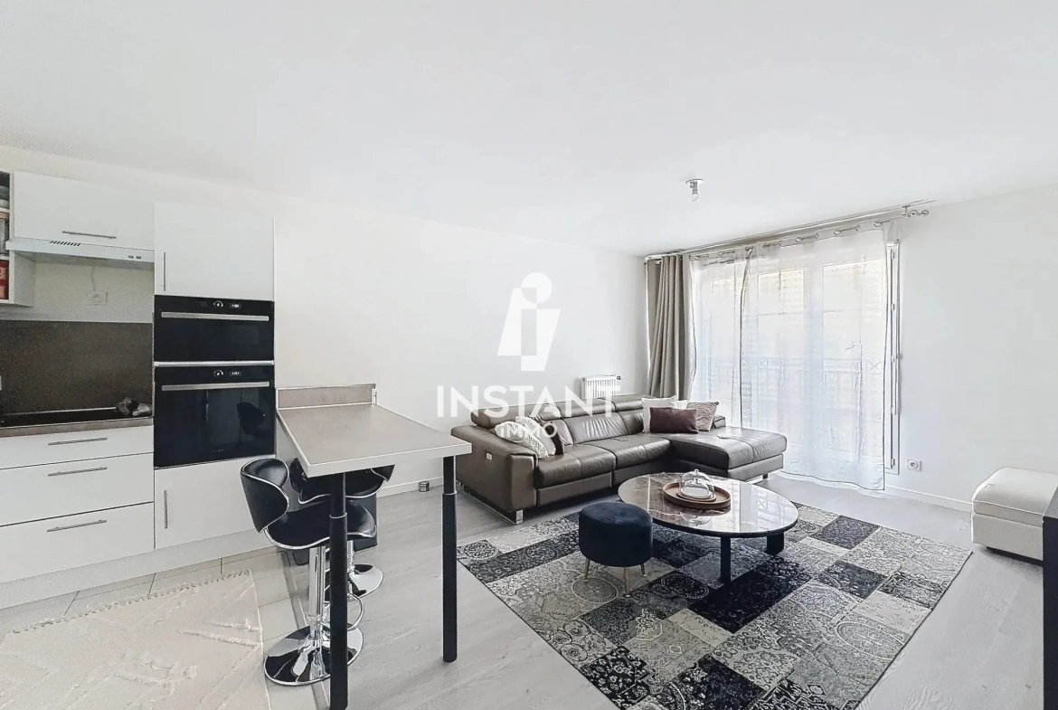 Appartement 3 pièces récent avec parking en centre-ville de Le Blanc-Mesnil 