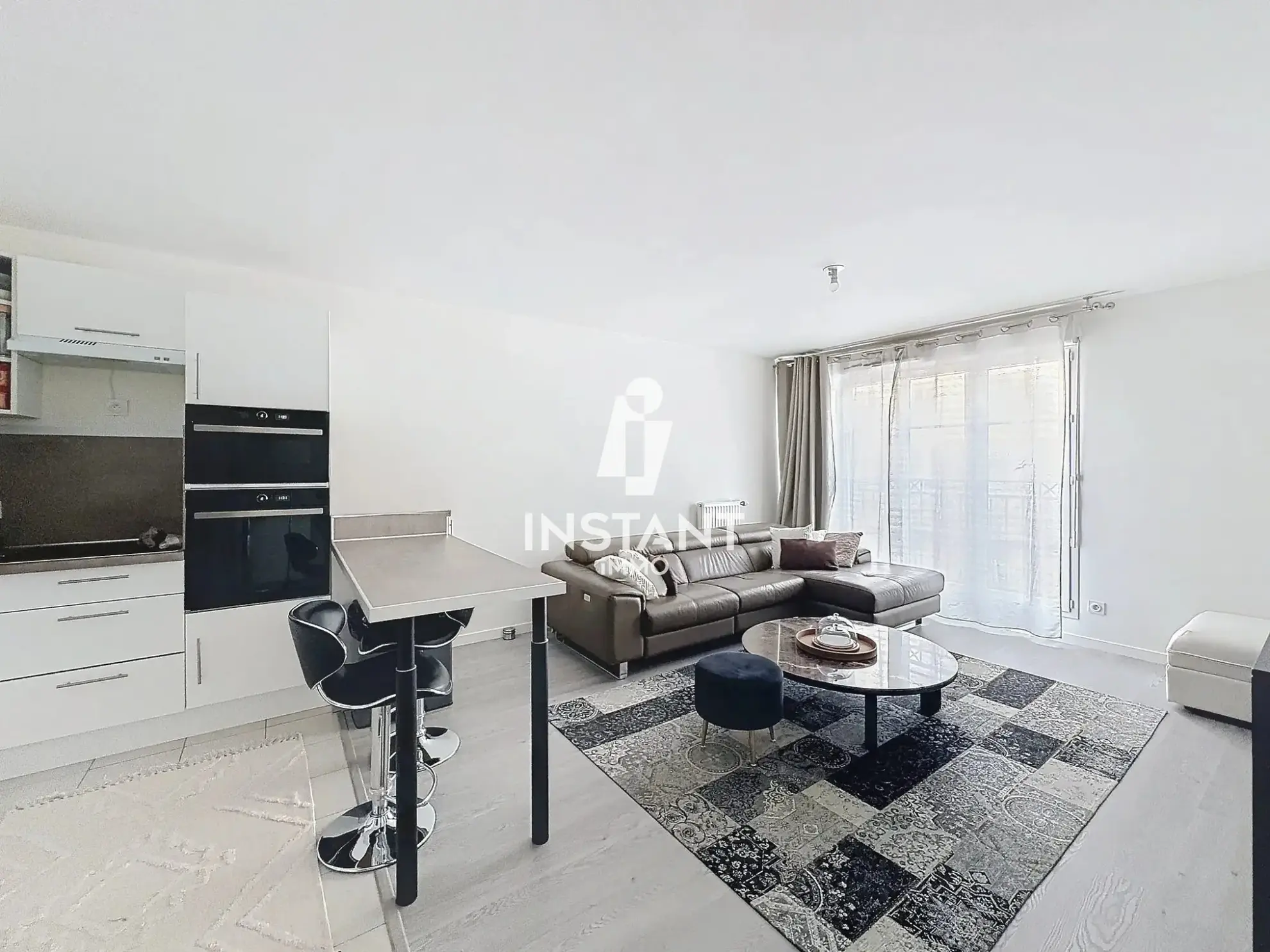 Appartement 3 pièces récent avec parking en centre-ville de Le Blanc-Mesnil 