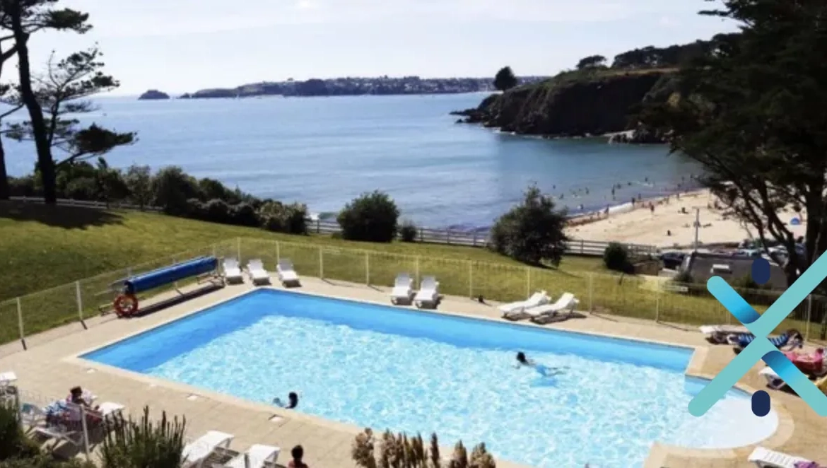 Appartement duplex face à la mer à Locmaria-Plouzané avec piscine et accès plage 