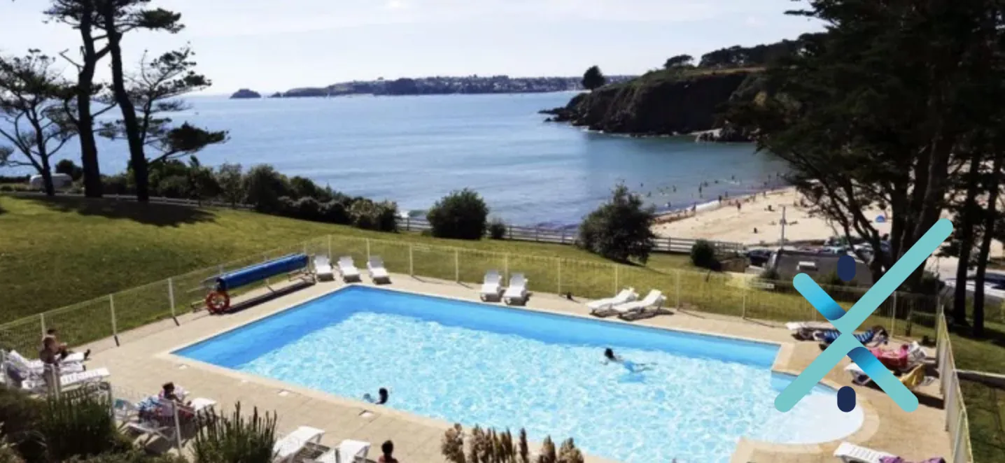 Appartement duplex face à la mer à Locmaria-Plouzané avec piscine et accès plage 