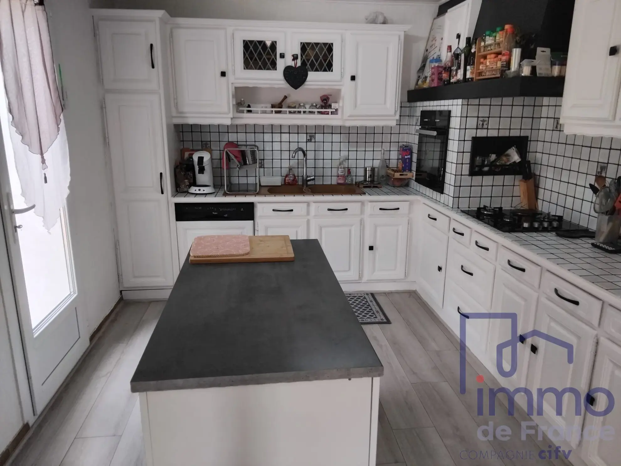 Maison rénovée de 103 m² avec jardin à Le Chambon Feugerolles 