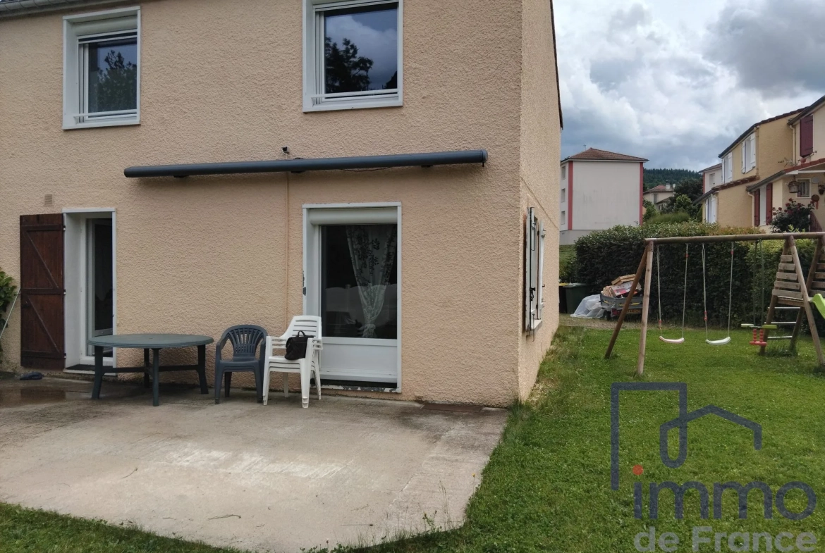 Maison rénovée de 103 m² avec jardin à Le Chambon Feugerolles 