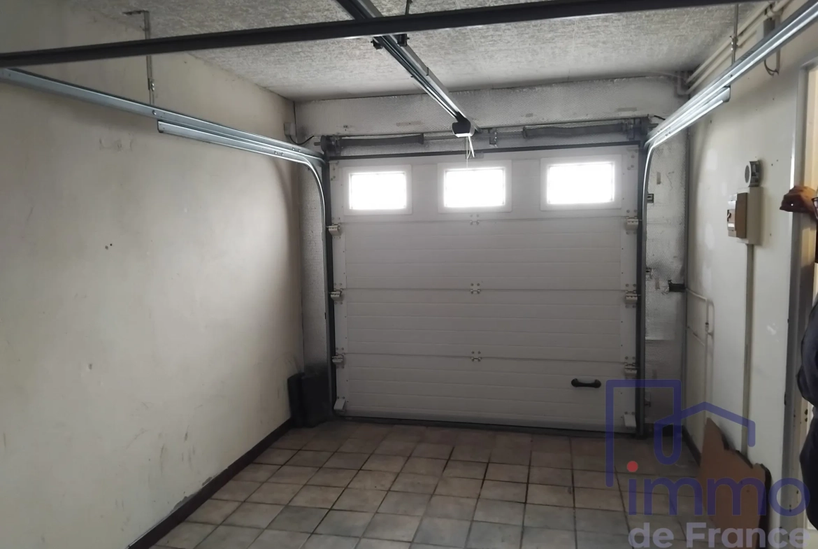Maison rénovée de 103 m² avec jardin à Le Chambon Feugerolles 