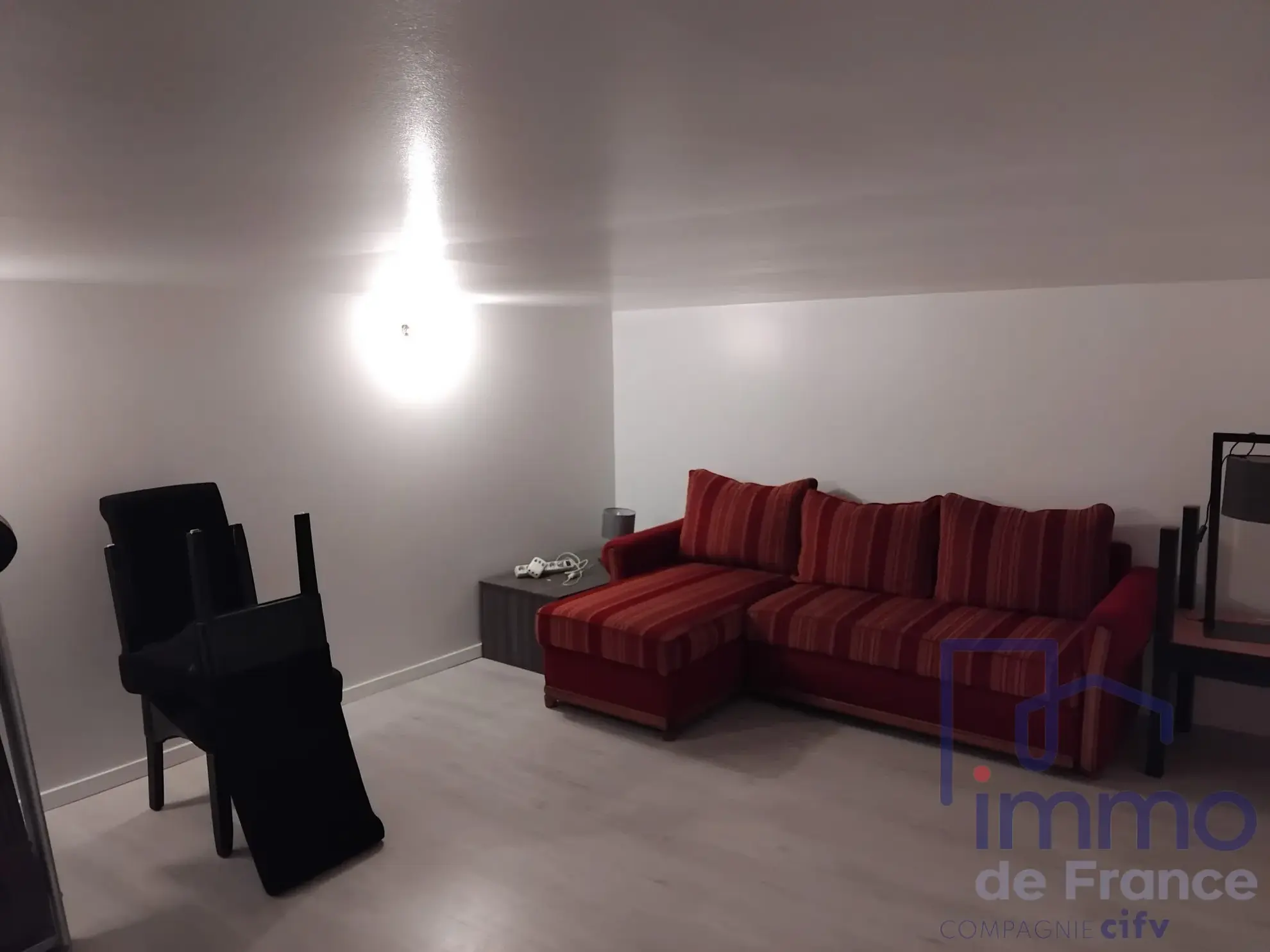 Maison rénovée de 103 m² avec jardin à Le Chambon Feugerolles 
