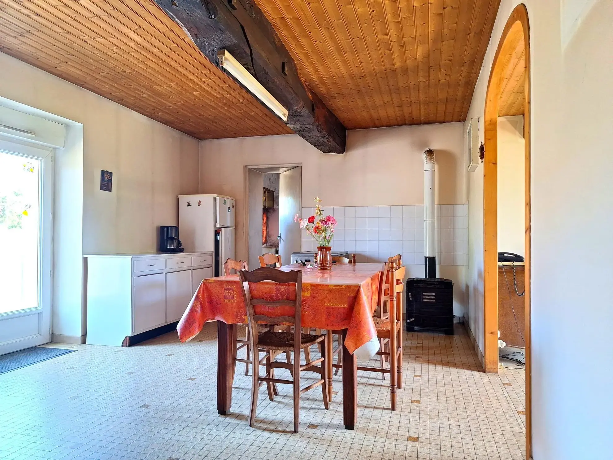 Maison à rénover avec terrain de 5500 m² à La Boissière-du-Doré 