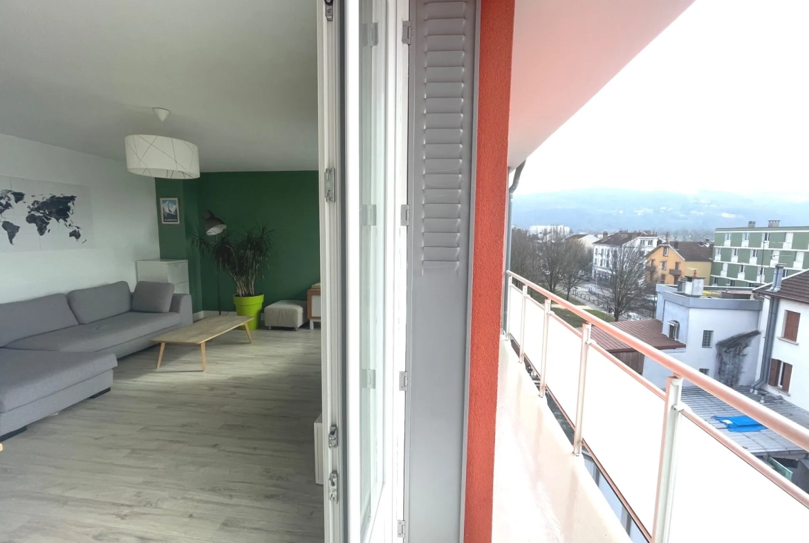 Appartement 3 pièces à Saint Martin d'Hères avec balcon et cave 