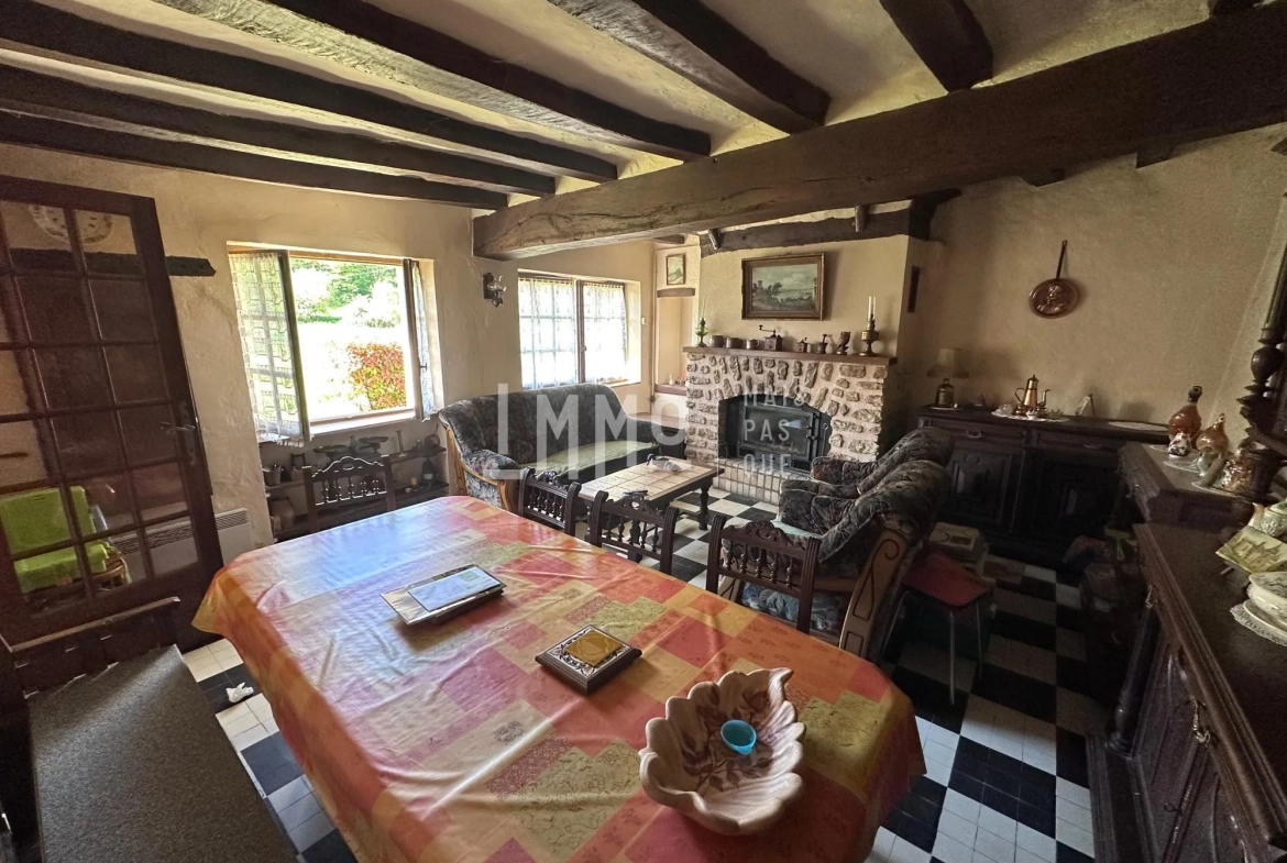 Maison de campagne à rénover à Chahaignes avec terrain arboré et dépendances 