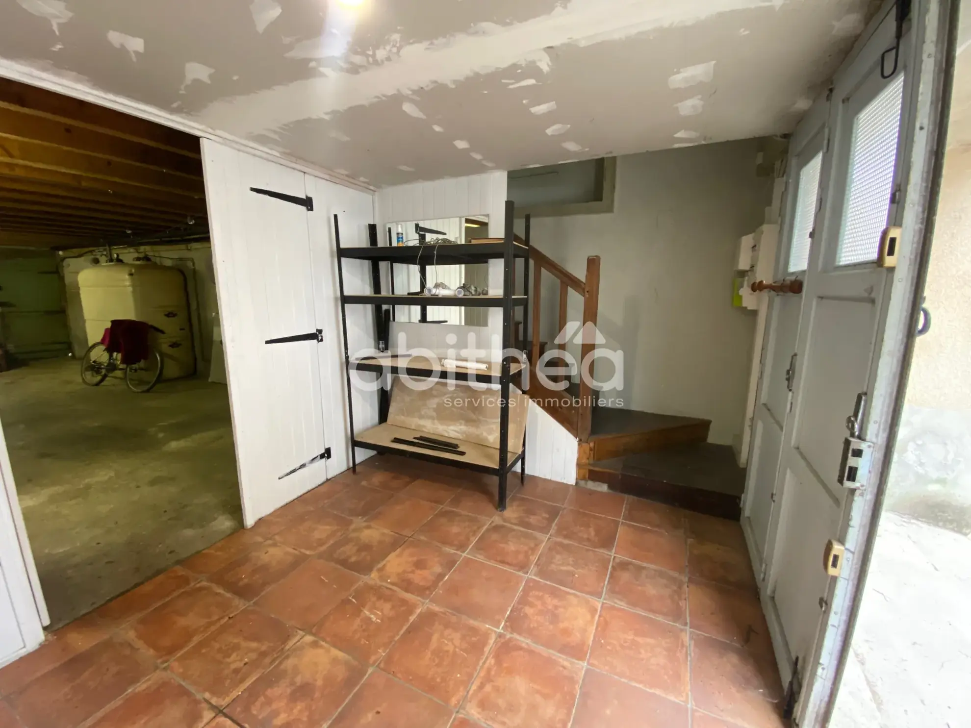 Maison de village à rénover avec potentiel à Les Salles Lavauguyon 