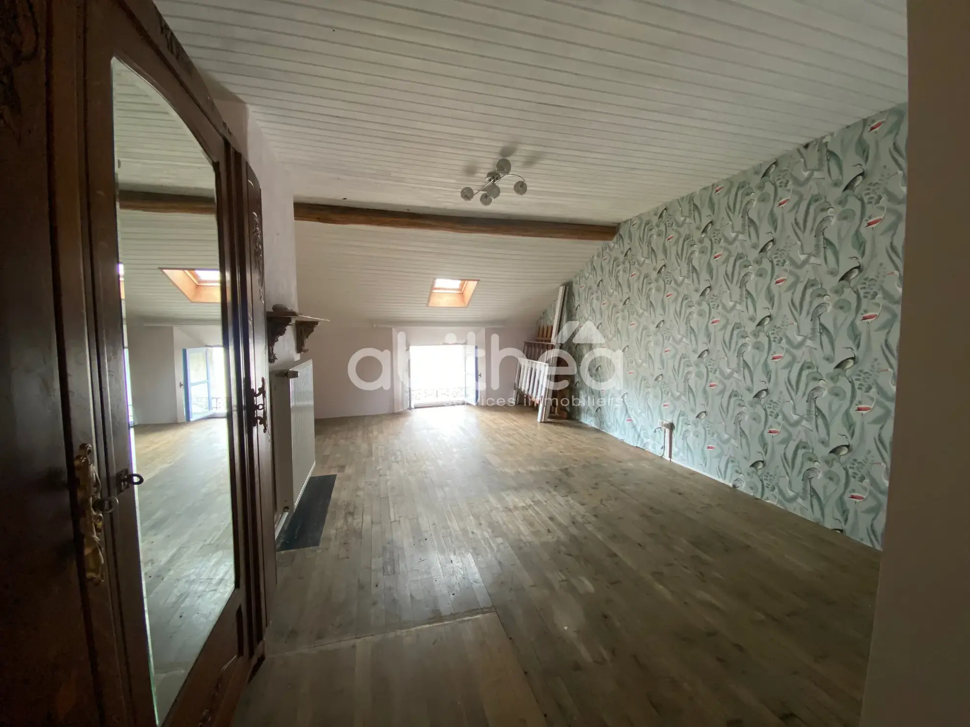 Maison de village à rénover avec potentiel à Les Salles Lavauguyon 
