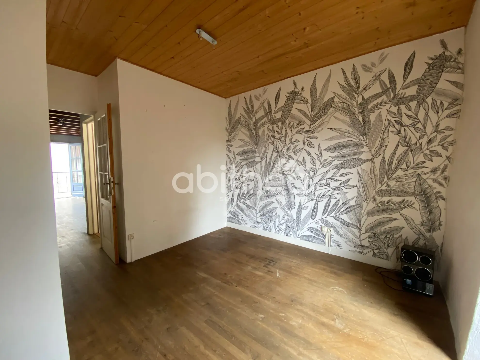 Maison de village à rénover avec potentiel à Les Salles Lavauguyon 