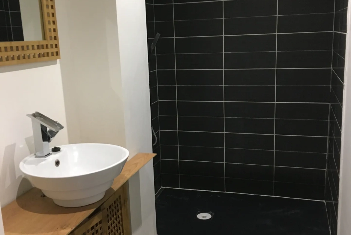 Maison avec deux appartements rénovée à Portel des Corbières proche Narbonne 
