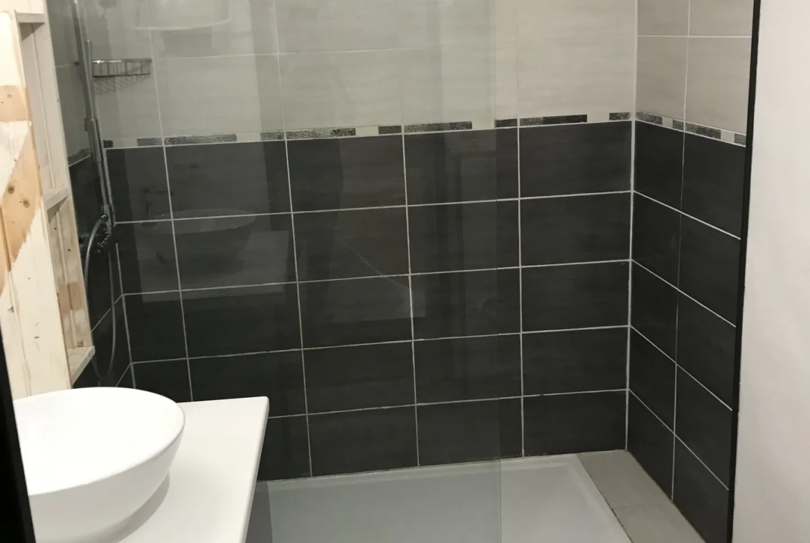 Maison avec deux appartements rénovée à Portel des Corbières proche Narbonne 