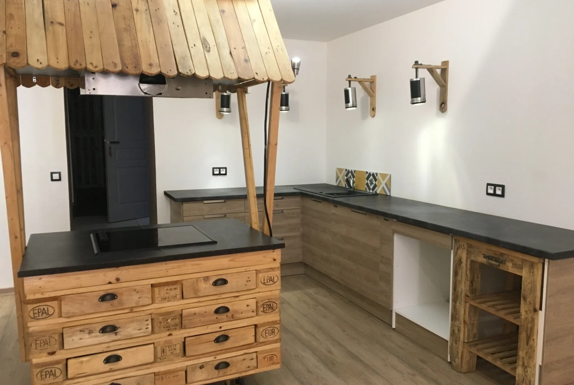 Maison avec deux appartements rénovée à Portel des Corbières proche Narbonne 