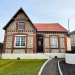 Maison T4 rénovée de 130m2 avec garage et terrain constructible à Saint Aubin Les Elbeuf
