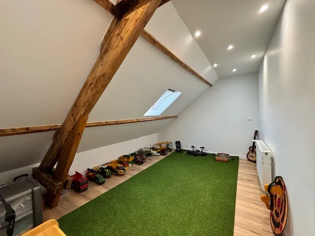 Maison T4 rénovée de 130m2 avec garage et terrain constructible à Saint Aubin Les Elbeuf 
