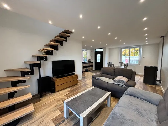 Maison T4 rénovée de 130m2 avec garage et terrain constructible à Saint Aubin Les Elbeuf 
