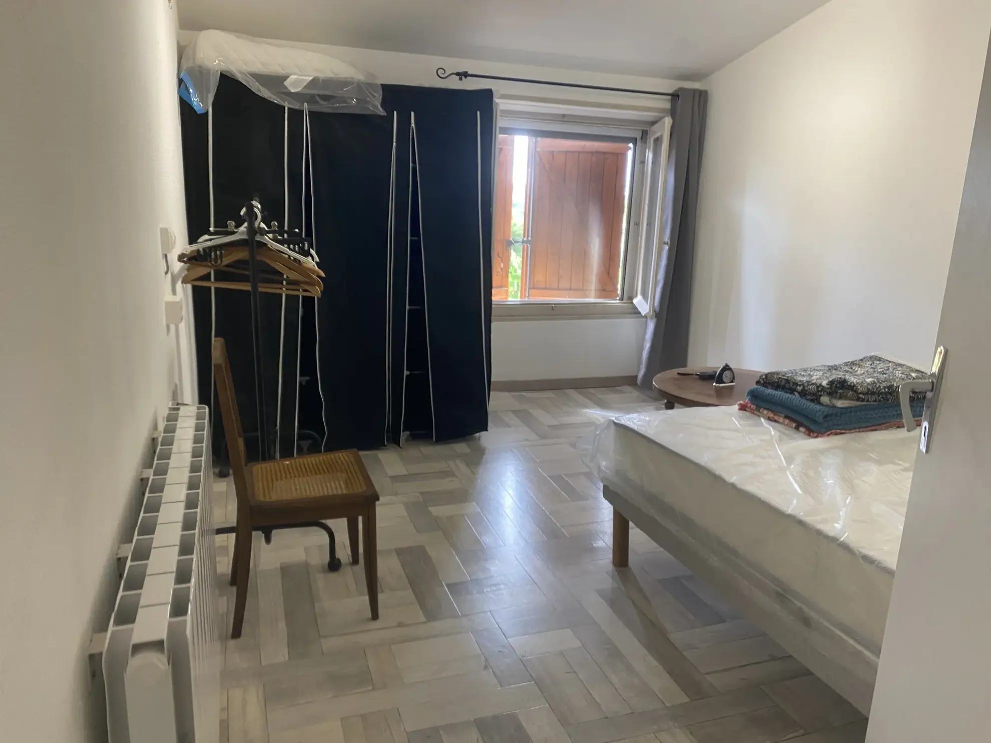 Jolie maison de village à Alloue avec jardin, garage et 2 chambres 