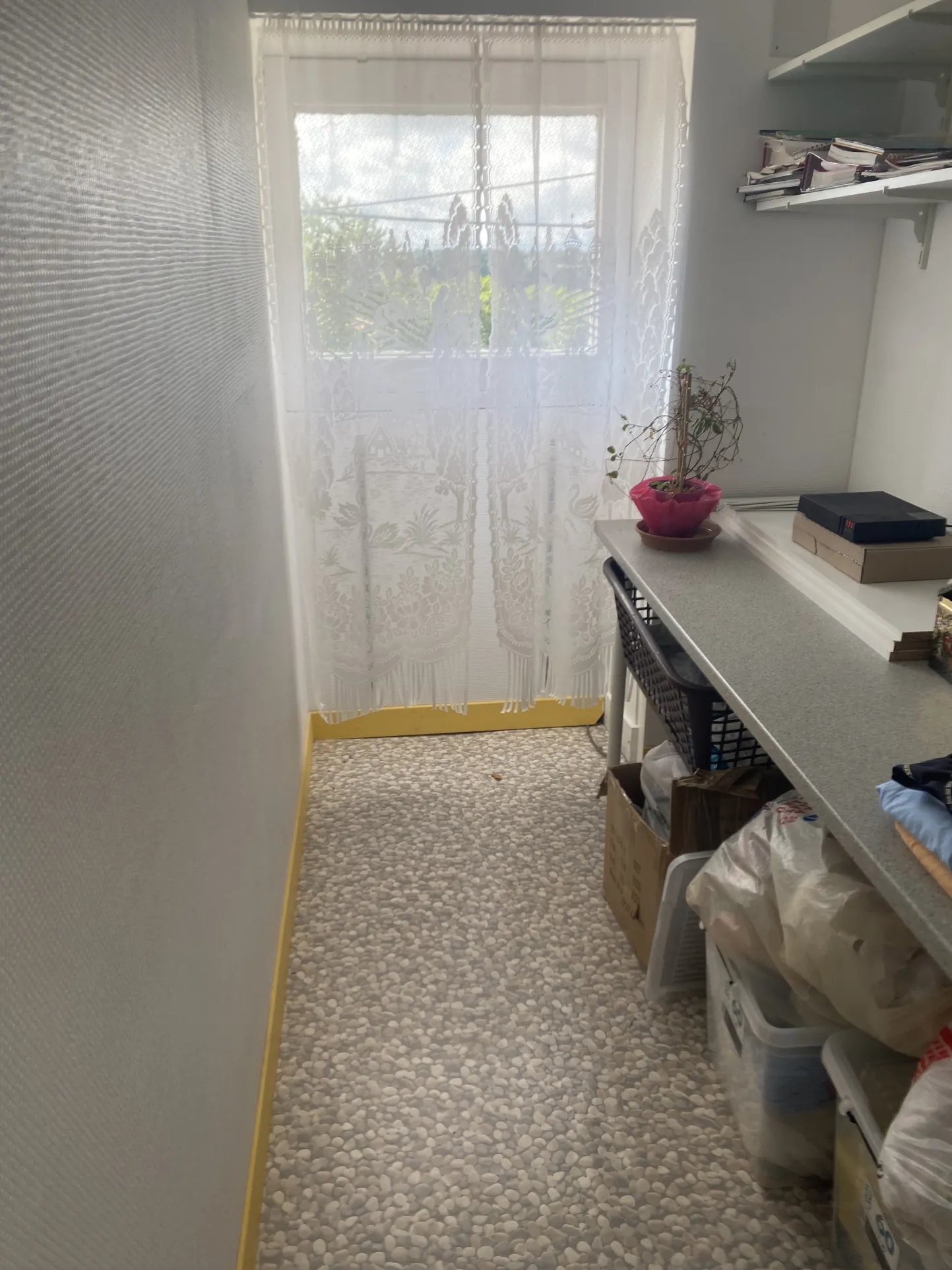 Jolie maison de village à Alloue avec jardin, garage et 2 chambres 