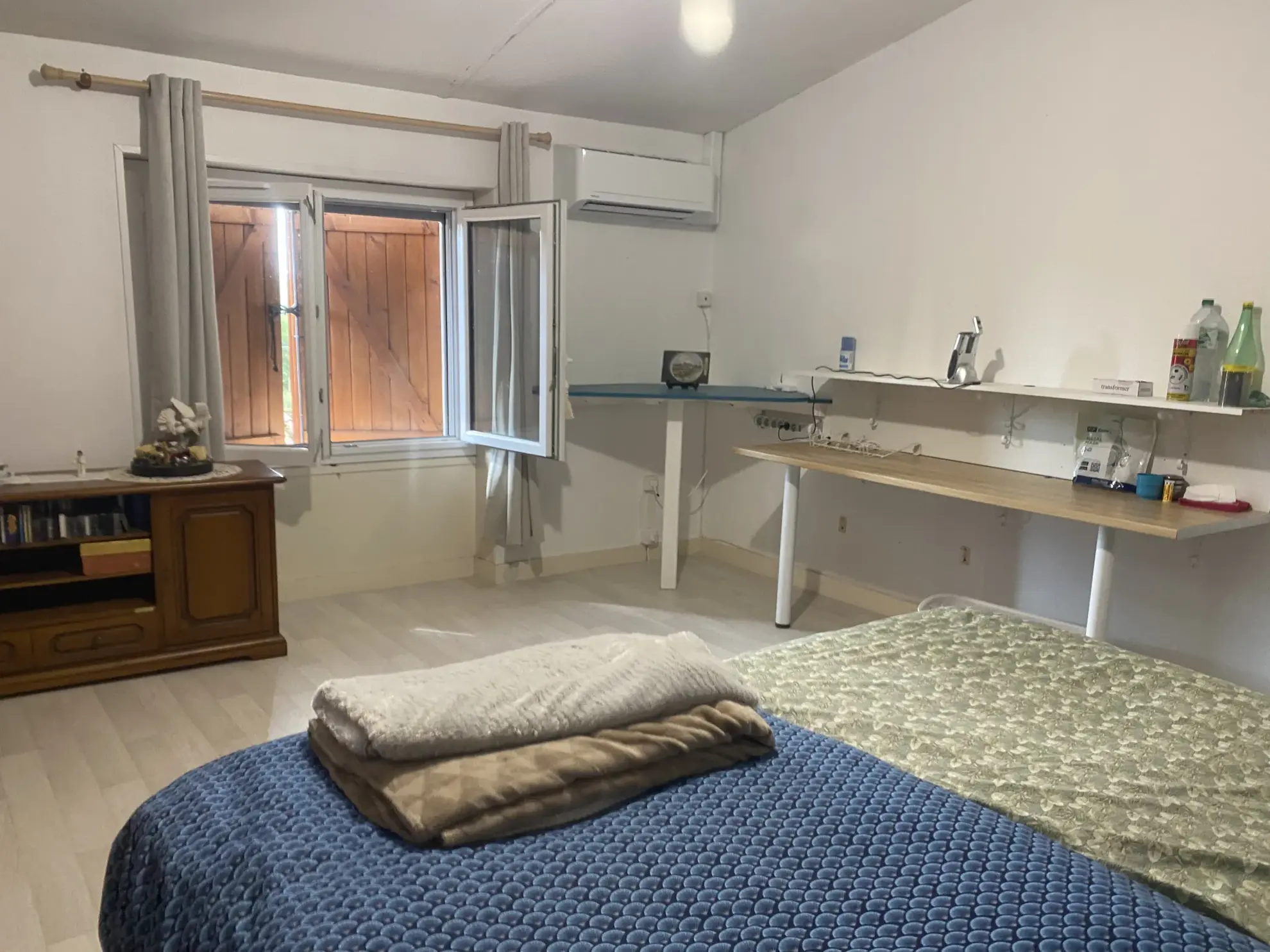 Jolie maison de village à Alloue avec jardin, garage et 2 chambres 