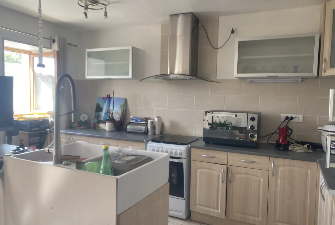 Jolie maison de village à Alloue avec jardin, garage et 2 chambres 