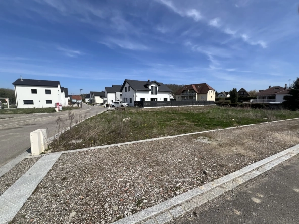 Terrain constructible de 762 m² à Zillisheim - Opportunité à 206 000 €