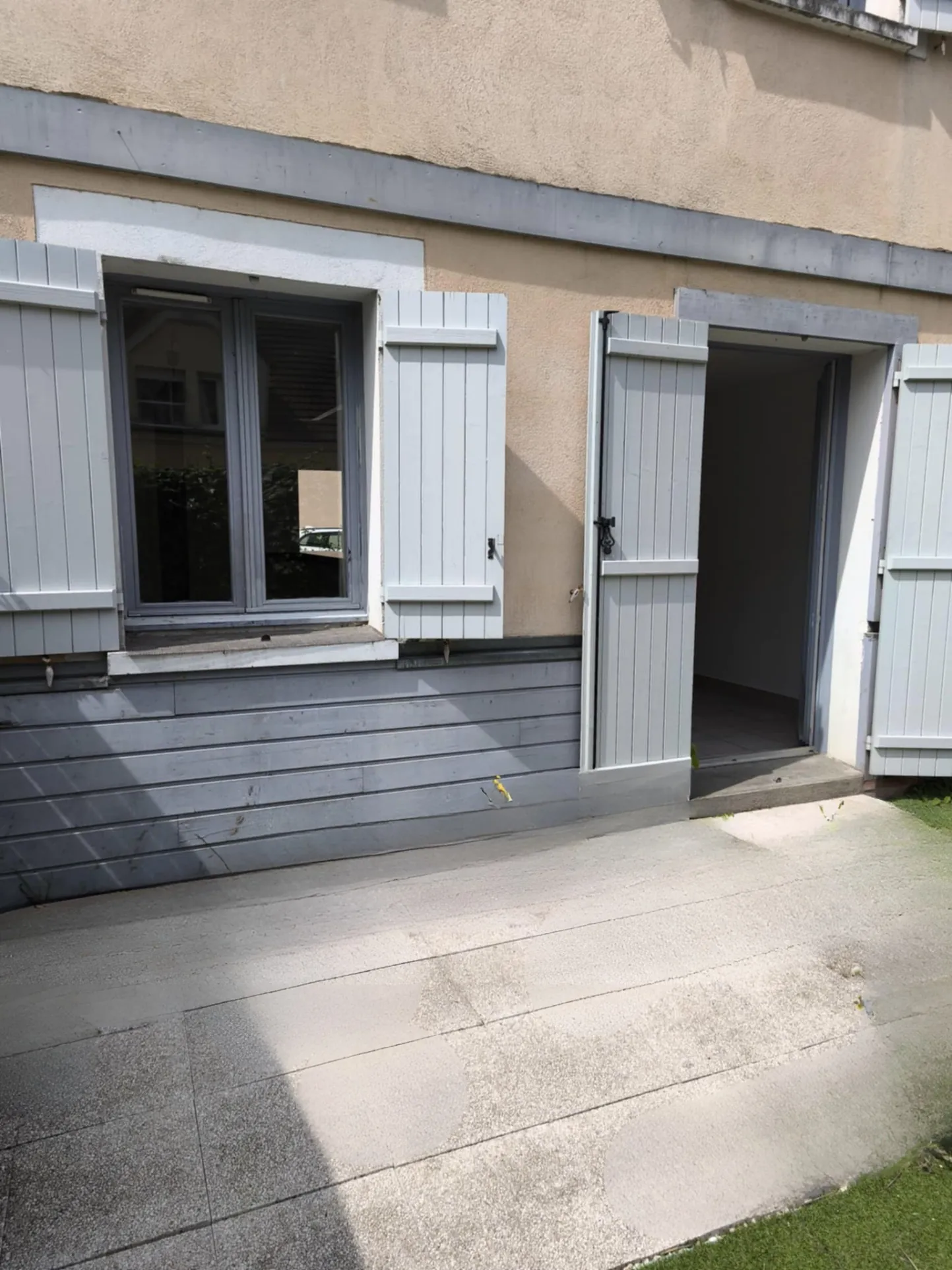Maison de ville à Troyes avec jardin, garage et emplacement central 