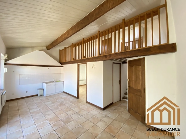 Immeuble à vendre à Laragne-Montéglin avec 5 logements libres et garage centre-ville