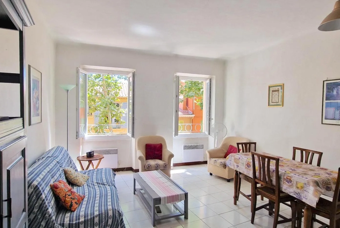 Appartement 2 pièces de 51 m² à Fréjus avec vue verdure 