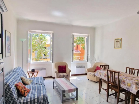 Appartement 2 pièces de 51 m² à Fréjus avec vue verdure