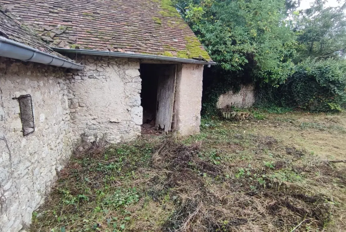 Ensemble immobilier à rénover à Seris, 700 m², bâtiment modulable et potentiel d'extension 
