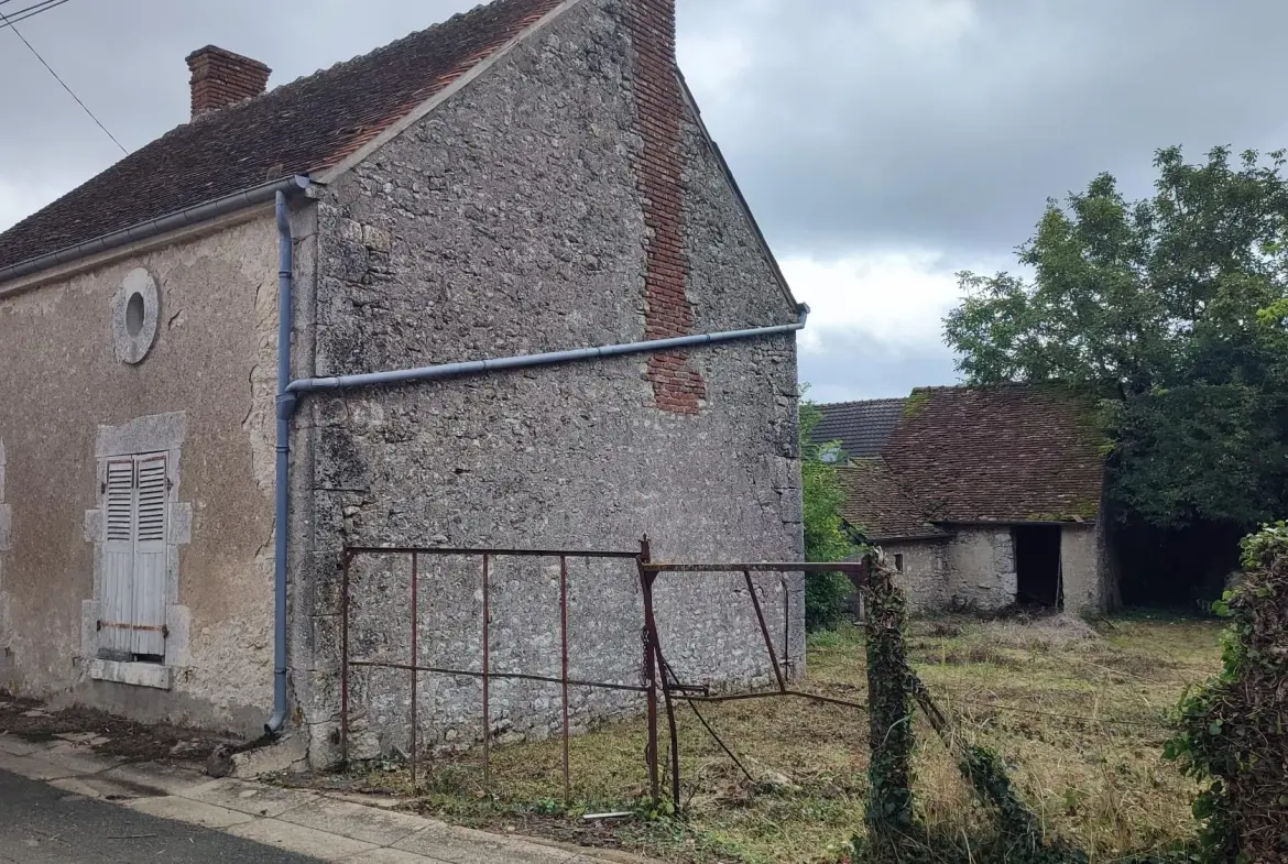 Ensemble immobilier à rénover à Seris, 700 m², bâtiment modulable et potentiel d'extension 