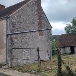 Ensemble immobilier à rénover à Seris, 700 m², bâtiment modulable et potentiel d'extension