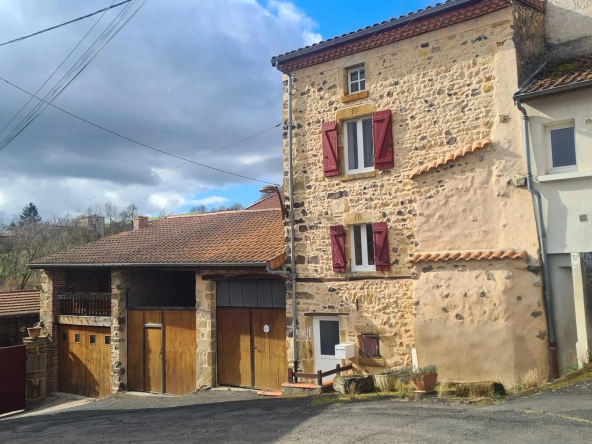 Achat maison de village à Laps, 86,16 m² proche Vic le Comte avec garage et cave