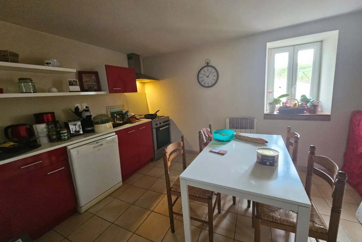 Achat maison de village à Laps, 86,16 m² proche Vic le Comte avec garage et cave 