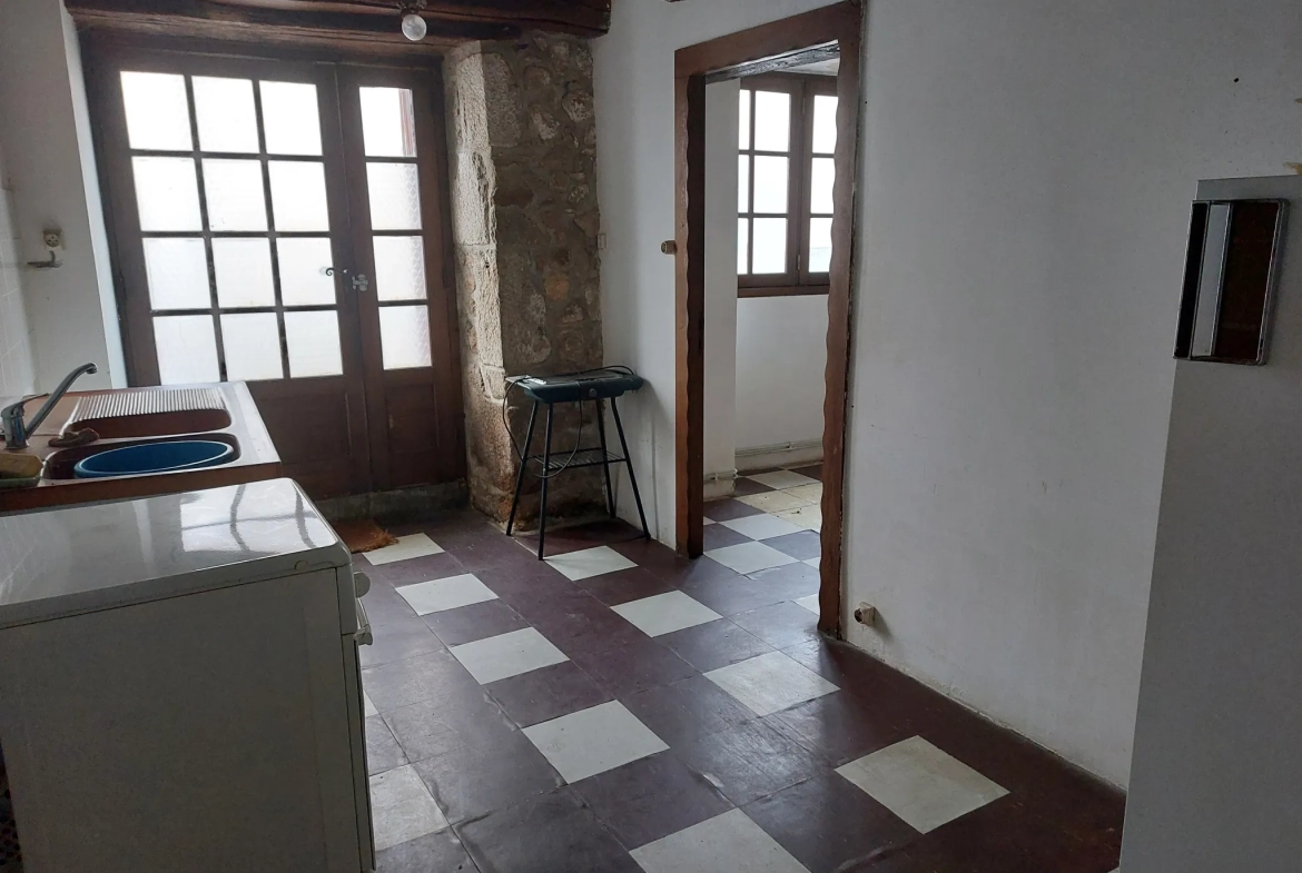 Maison de Bourg à vendre à Champniers et Reilhac, 130 m² avec terrain et potentiel d'extension 